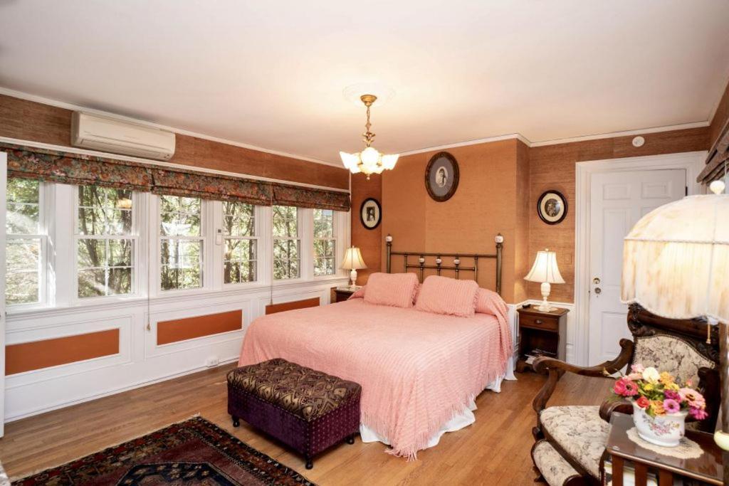 The Melange Inn Hendersonville Bagian luar foto