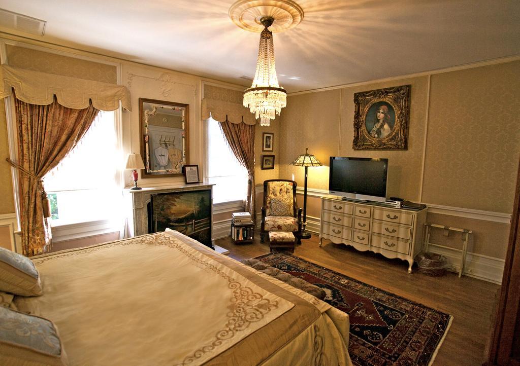 The Melange Inn Hendersonville Bagian luar foto