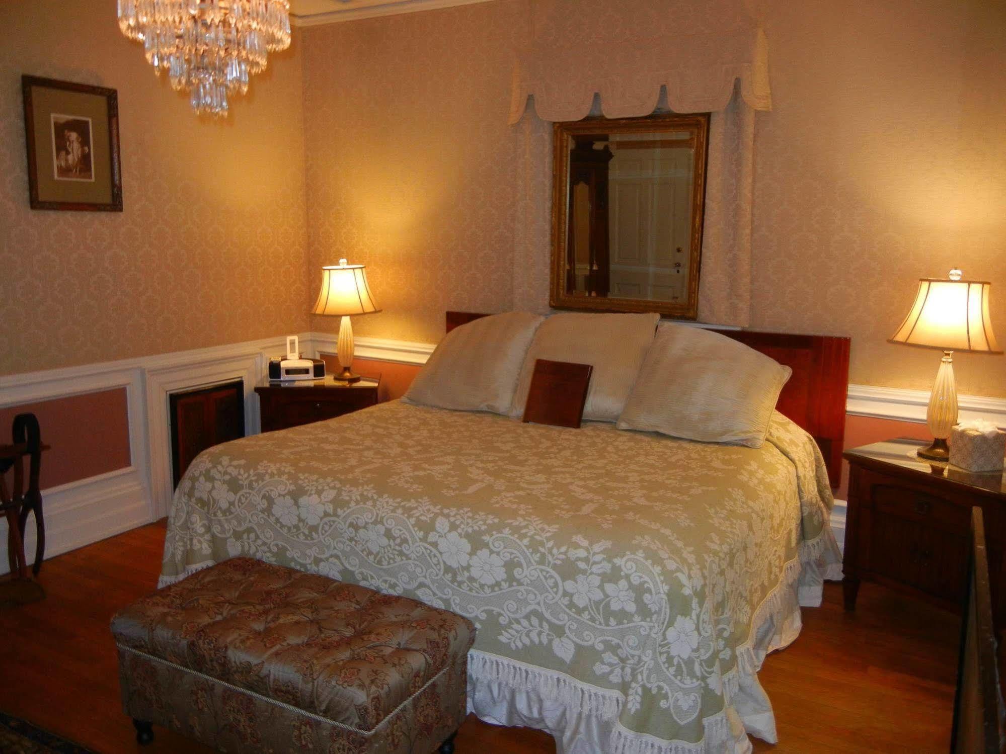 The Melange Inn Hendersonville Bagian luar foto