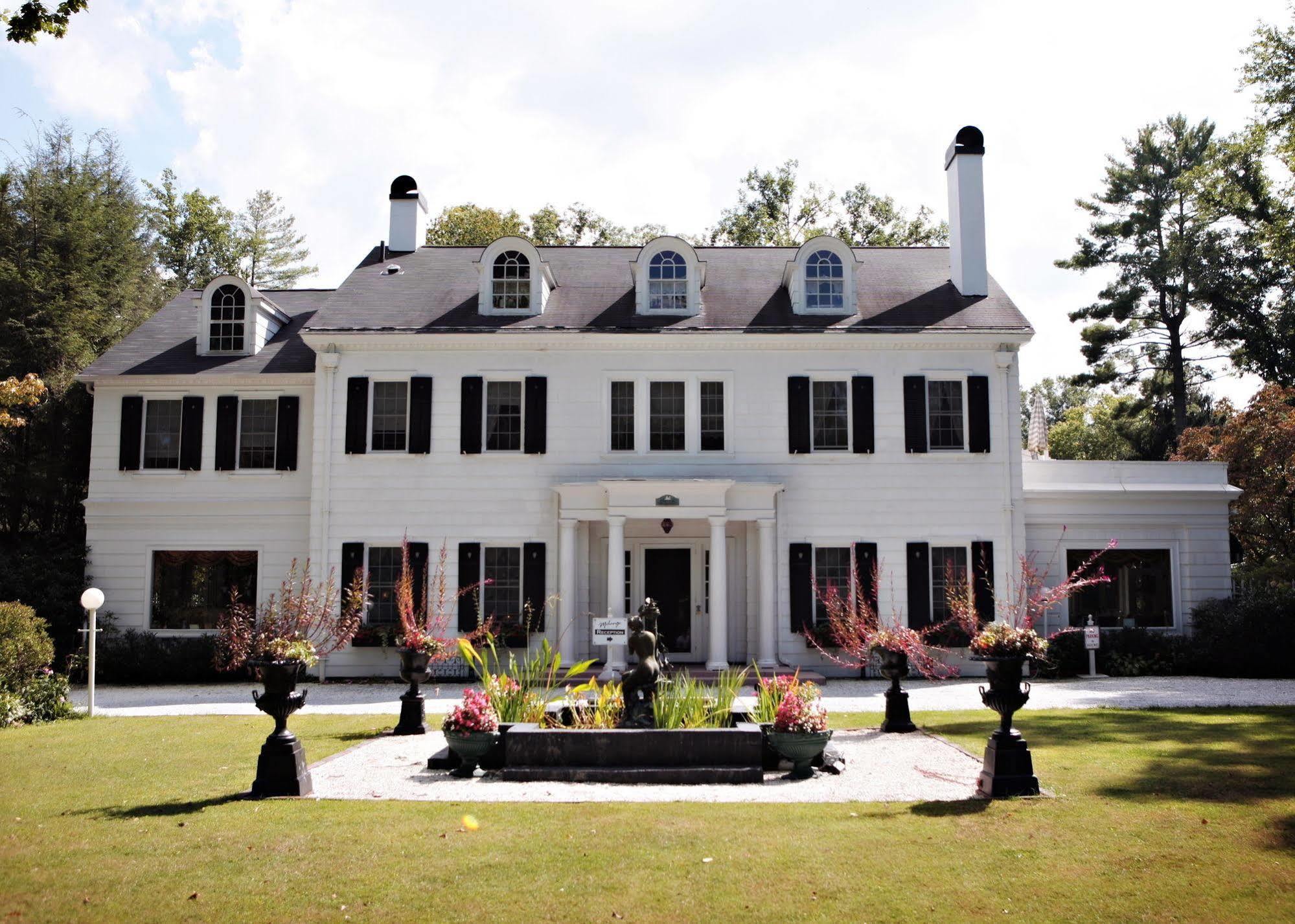 The Melange Inn Hendersonville Bagian luar foto